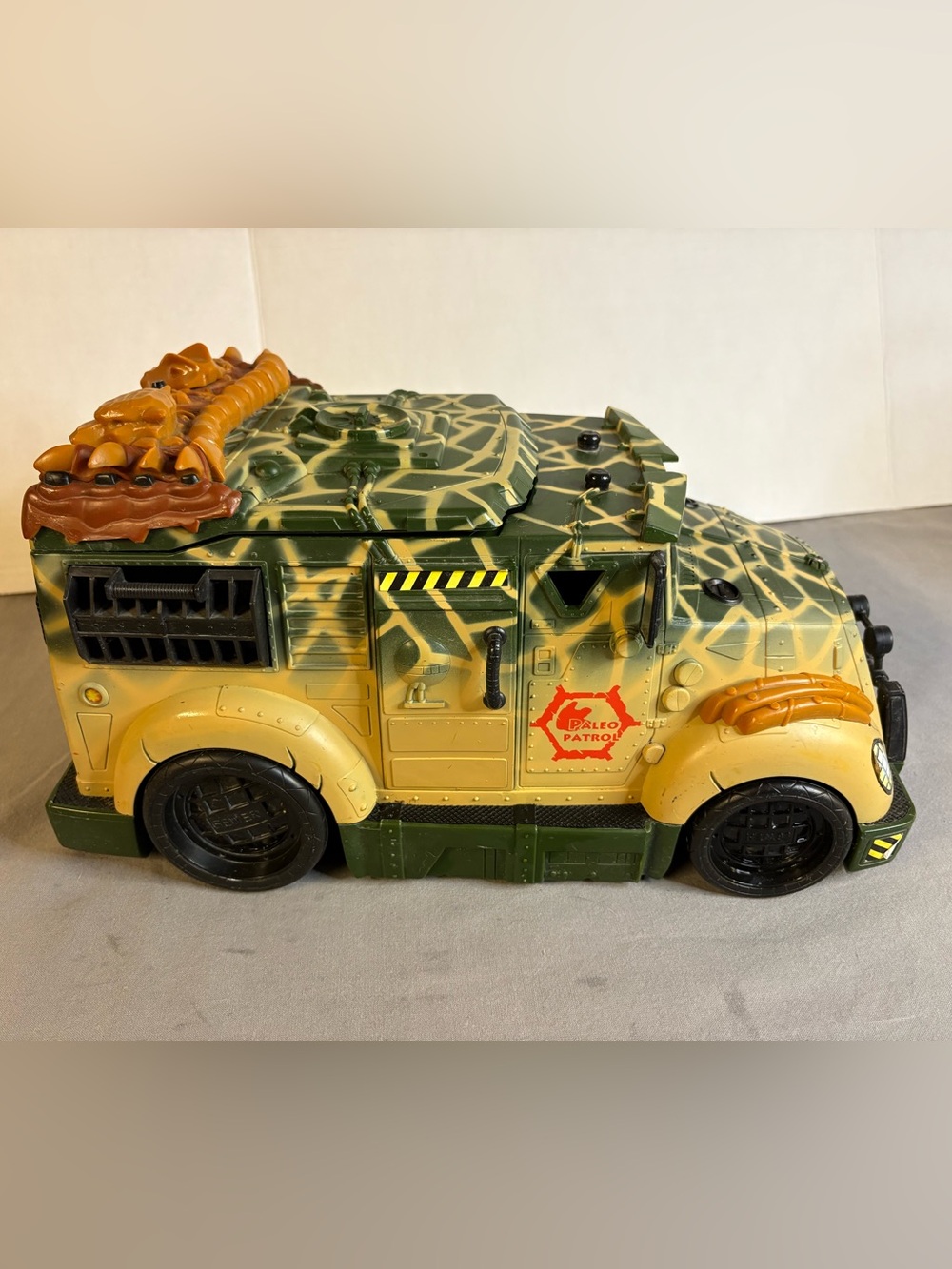 Teenage Mutant Ninja Turtles Paleo Patrol Tricera Truck Van TMNT 2006
